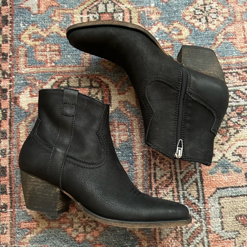 Dolce Vita black booties